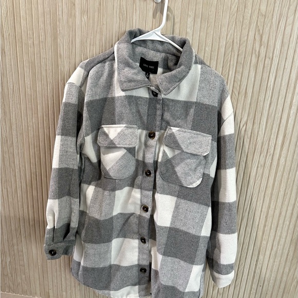 Love Tree Tops - Grey & White Buffalo Check Shacket Sz Small Love Tree Oversized